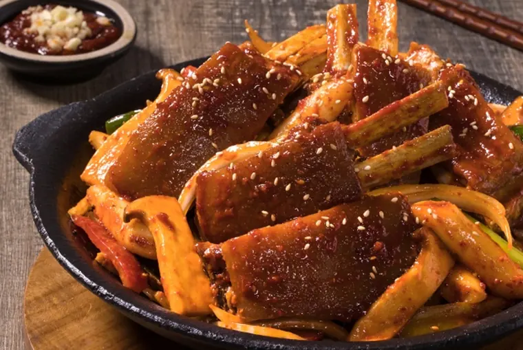 매콤달콤한 염소갈비찜