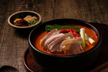 염소육개장